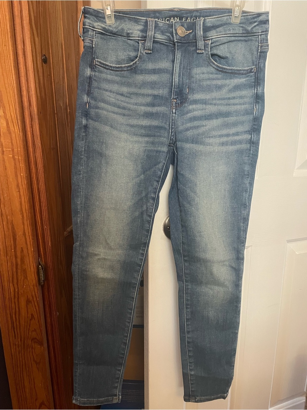 American Eagle Light Wash Cropped Jegging